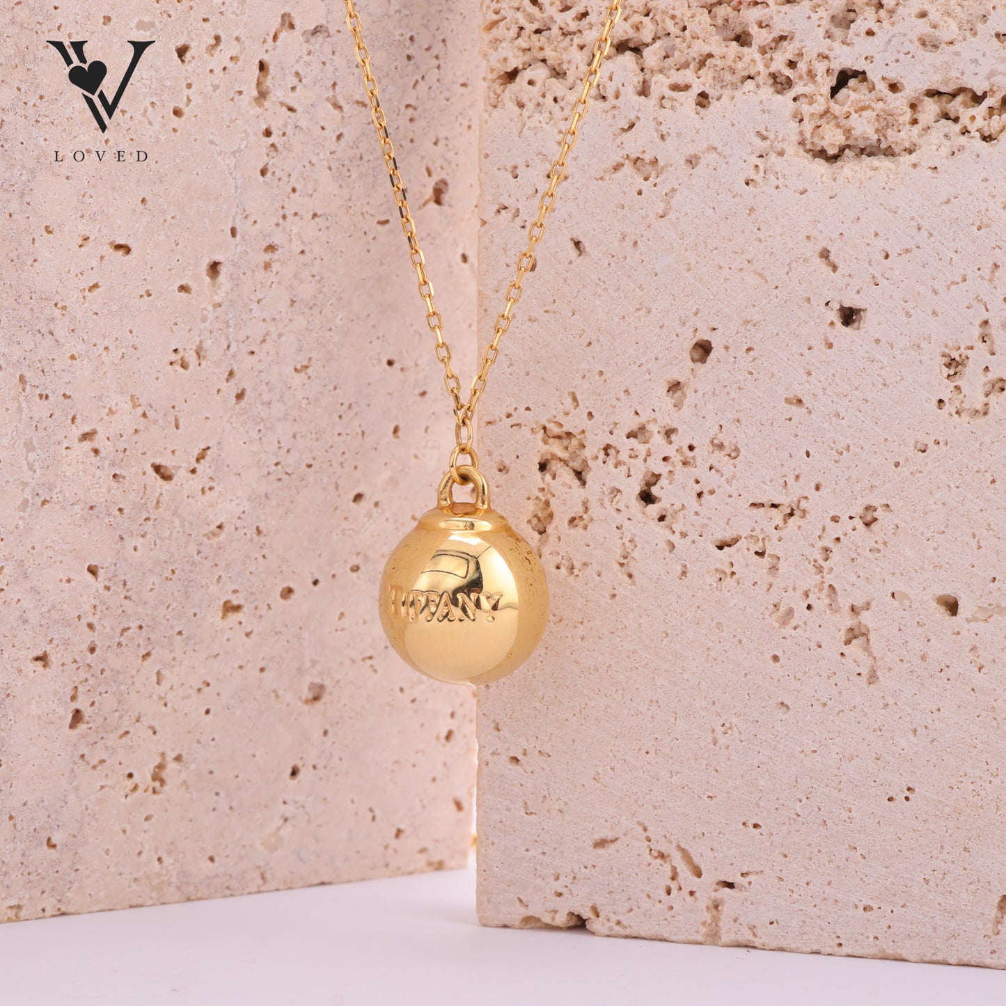 Ball pendant necklace