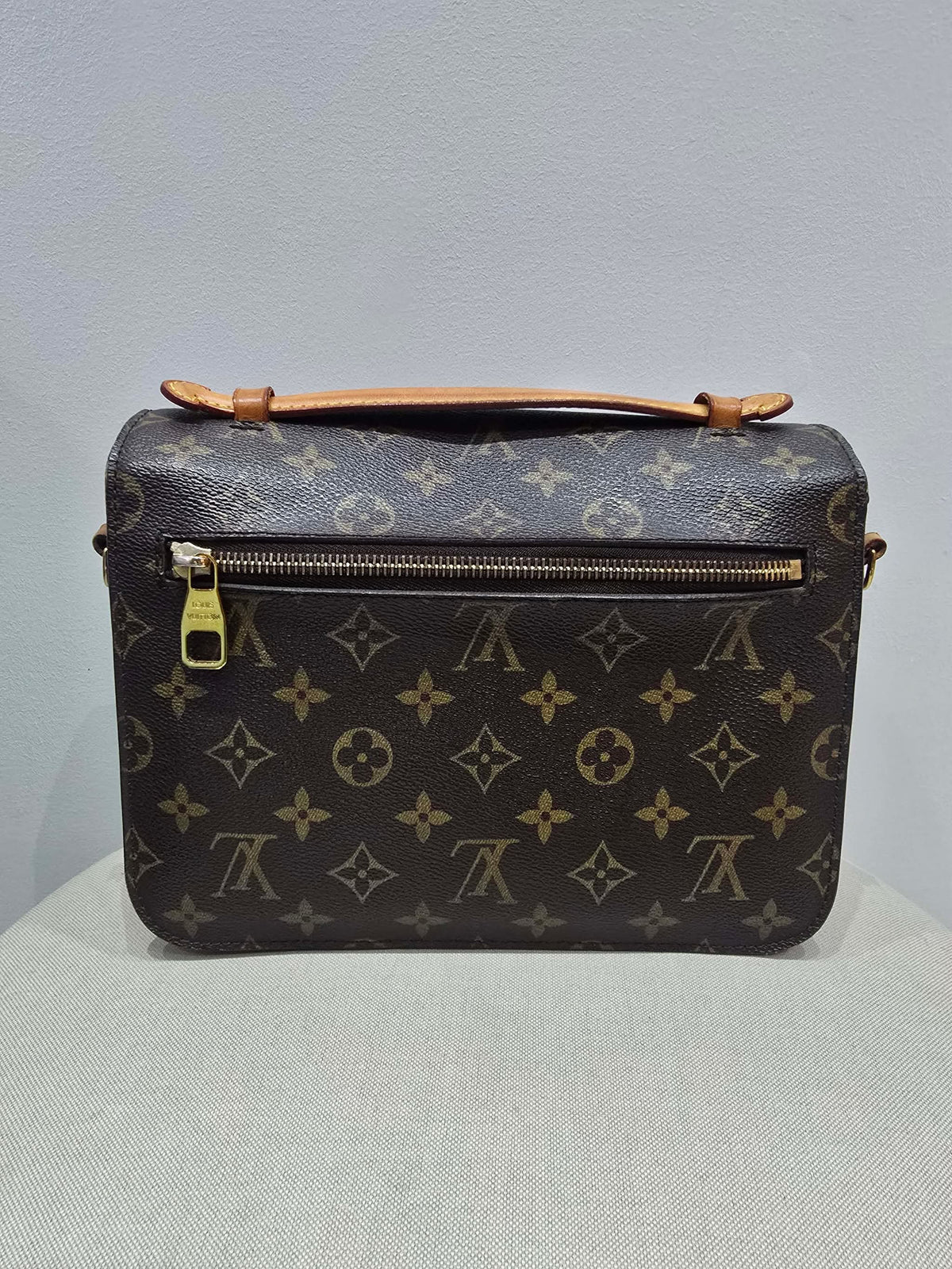Louis Vuitton Metis in Monogram Canvas