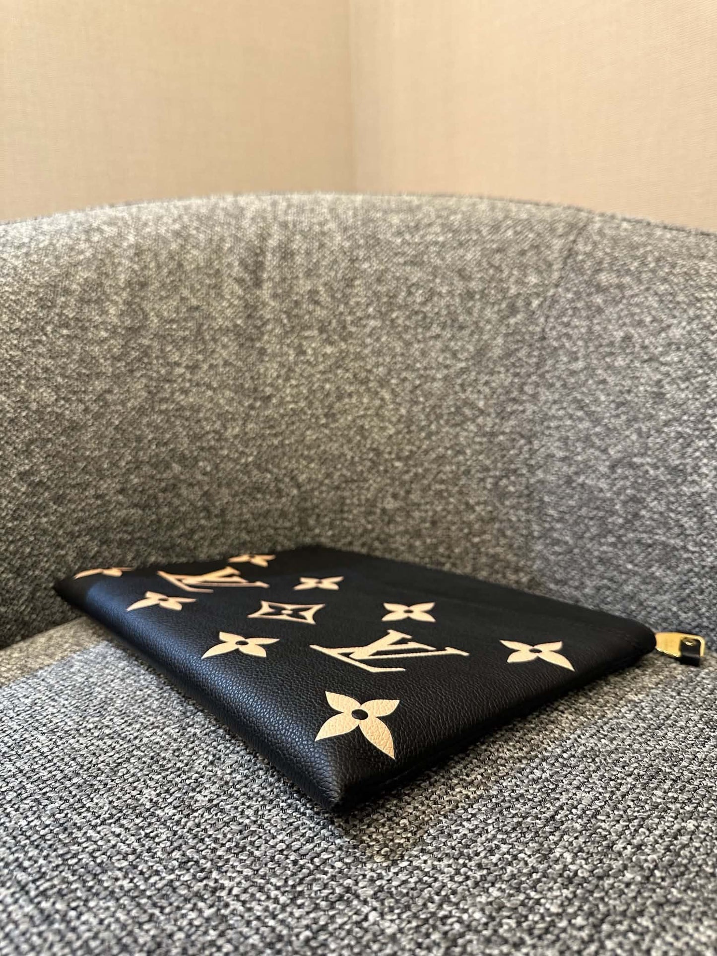 Louis Vuitton Bicolor Monogram Empreinte Daily Pouch In Noir