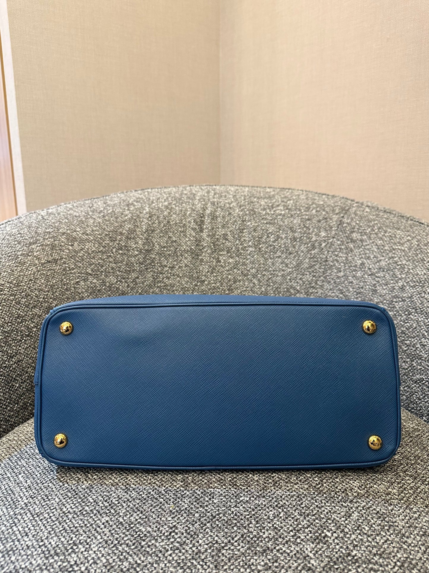 Prada Saffiano Galleria Double Zip Tote Bag In Blue