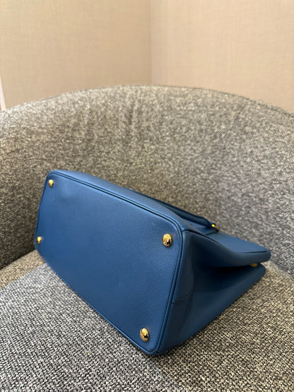 Prada Saffiano Galleria Double Zip Tote Bag In Blue