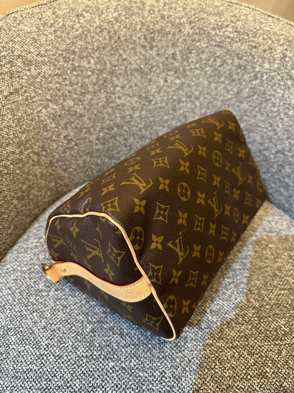 Louis Vuitton Speedy 25 Bandouliere in Monogram Canvas