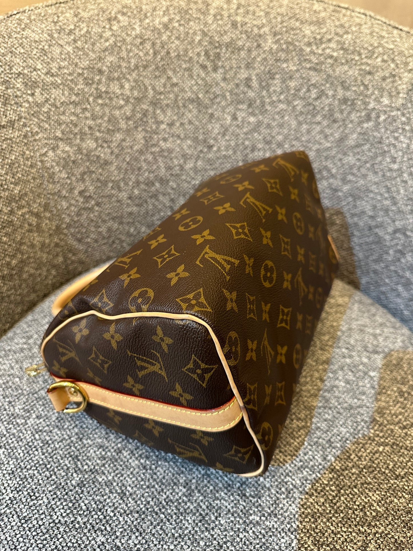 Louis Vuitton Speedy 25 Bandouliere in Monogram Canvas