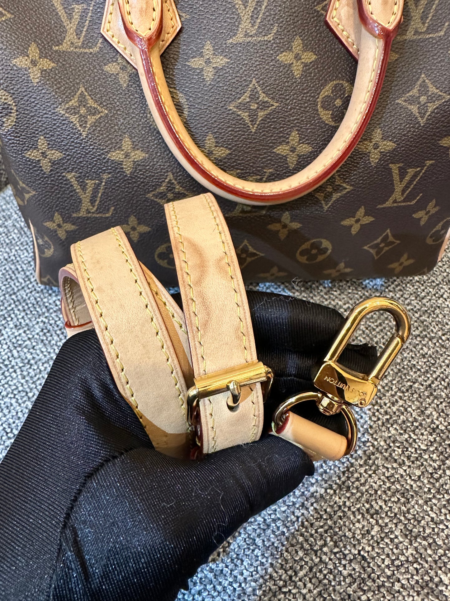 Louis Vuitton Speedy 25 Bandouliere in Monogram Canvas