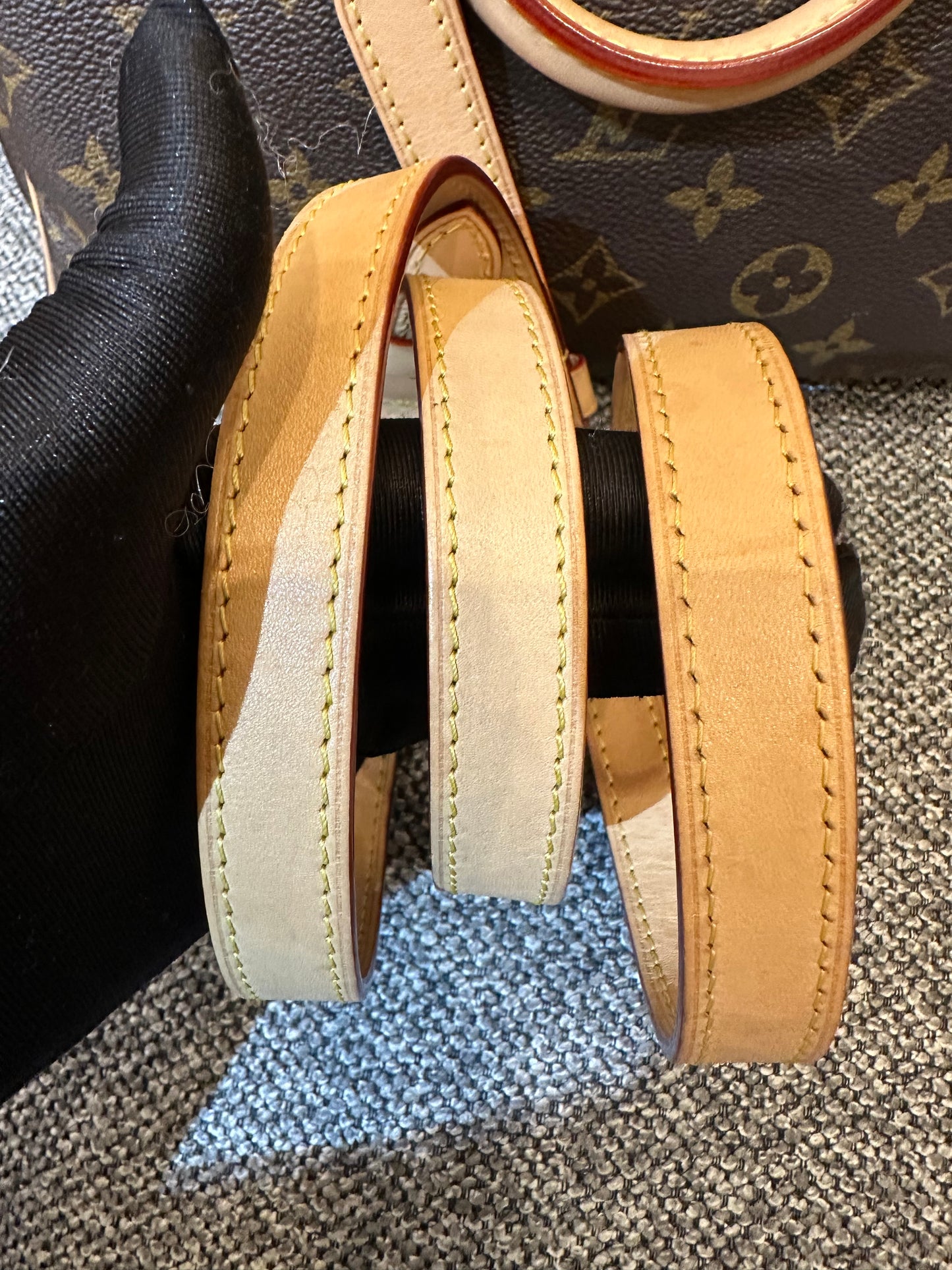 Louis Vuitton Speedy 25 Bandouliere in Monogram Canvas