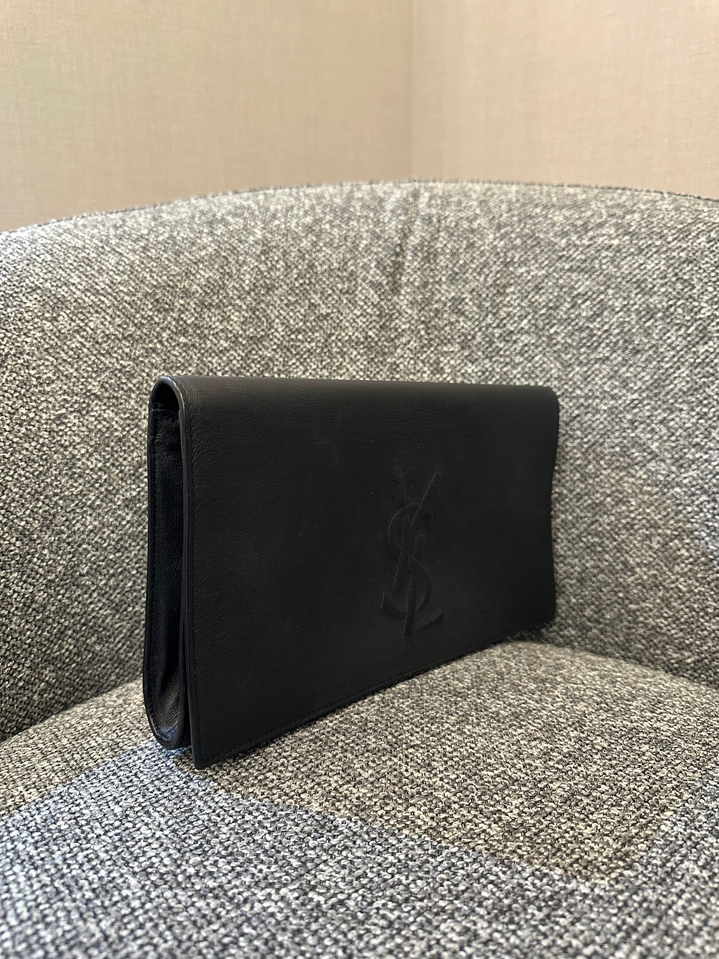 Yves Saint Laurent Belle De Jour Clutch In Black Leather