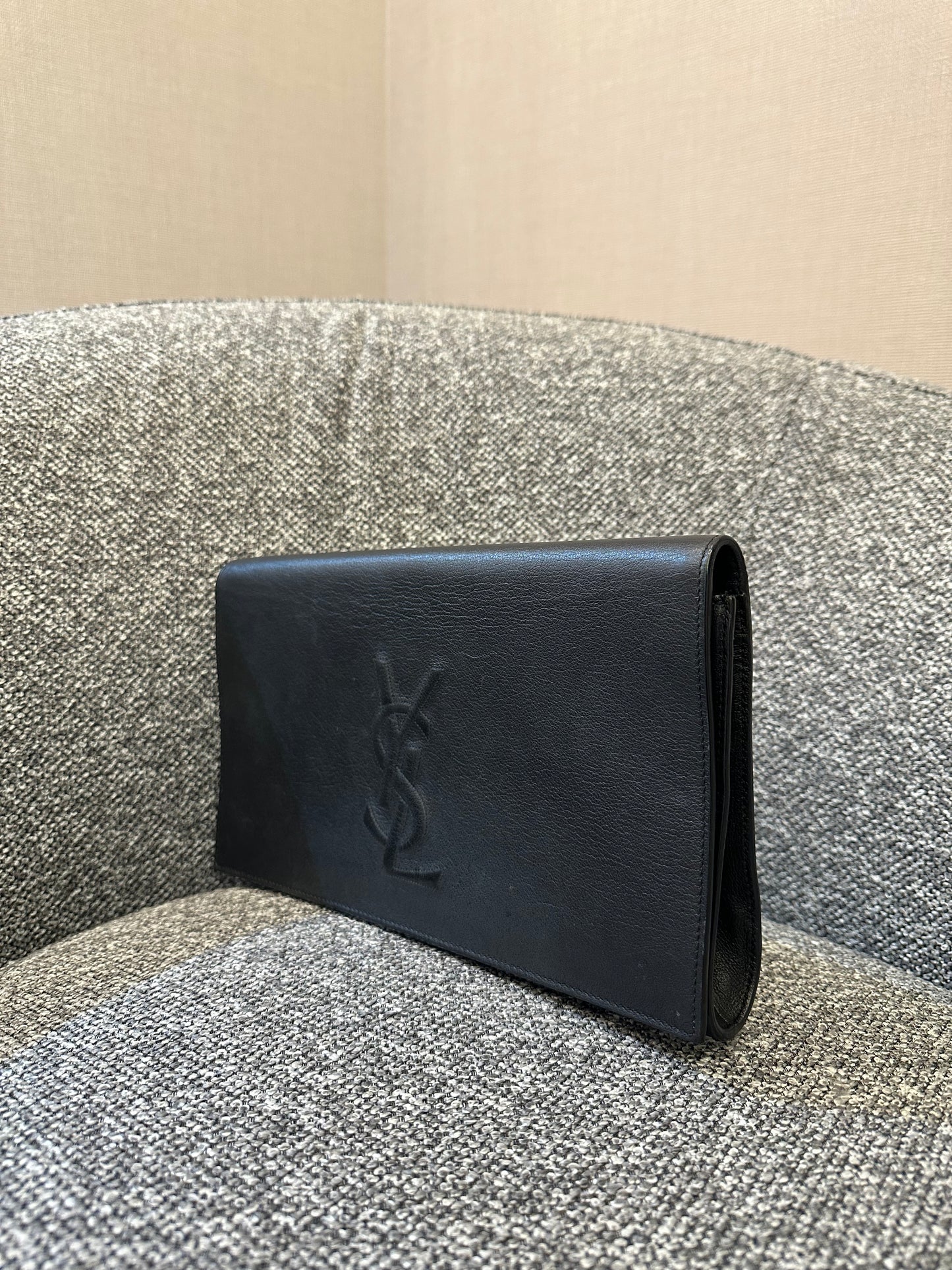 Yves Saint Laurent Belle De Jour Clutch In Black Leather