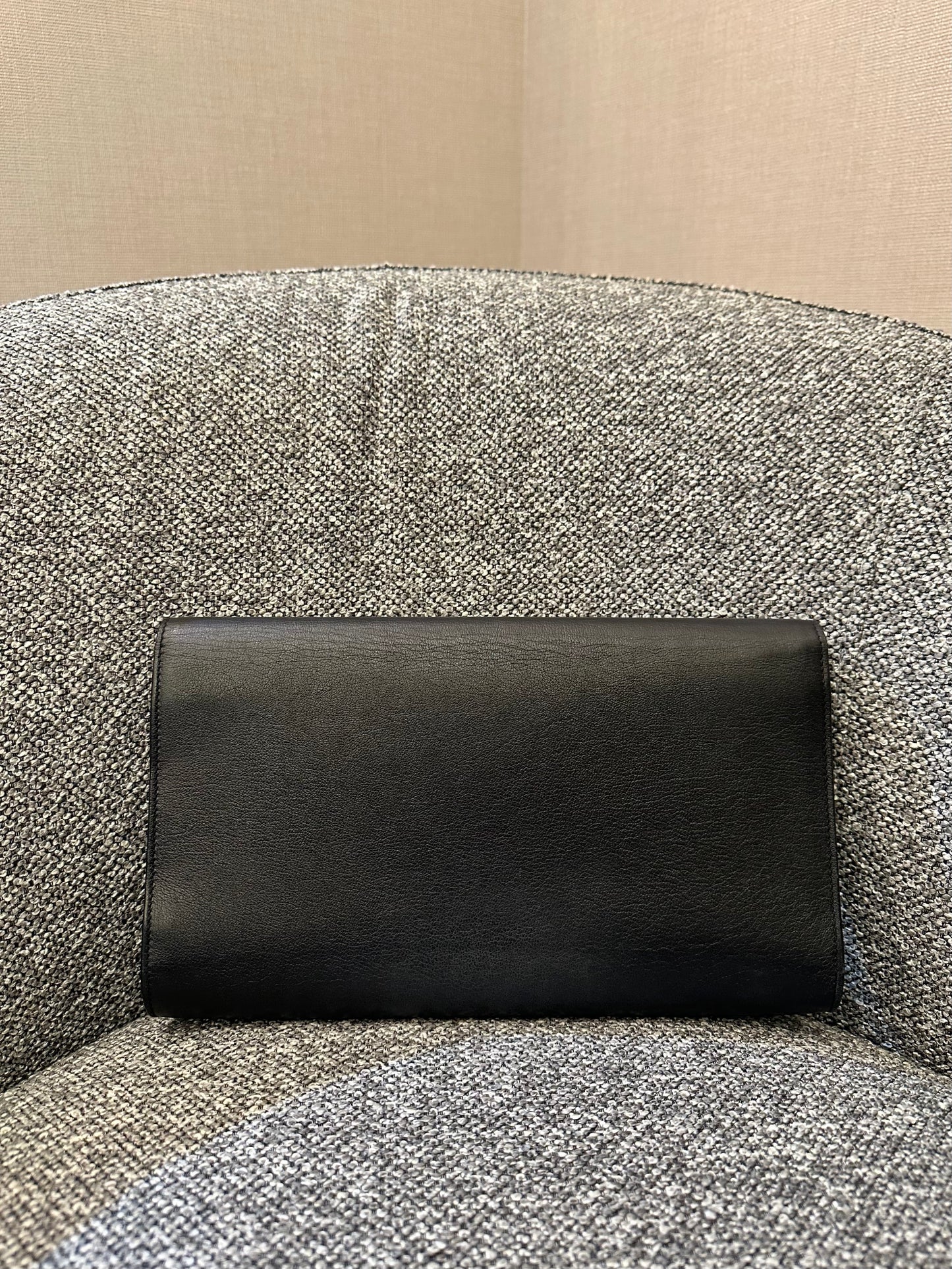 Yves Saint Laurent Belle De Jour Clutch In Black Leather