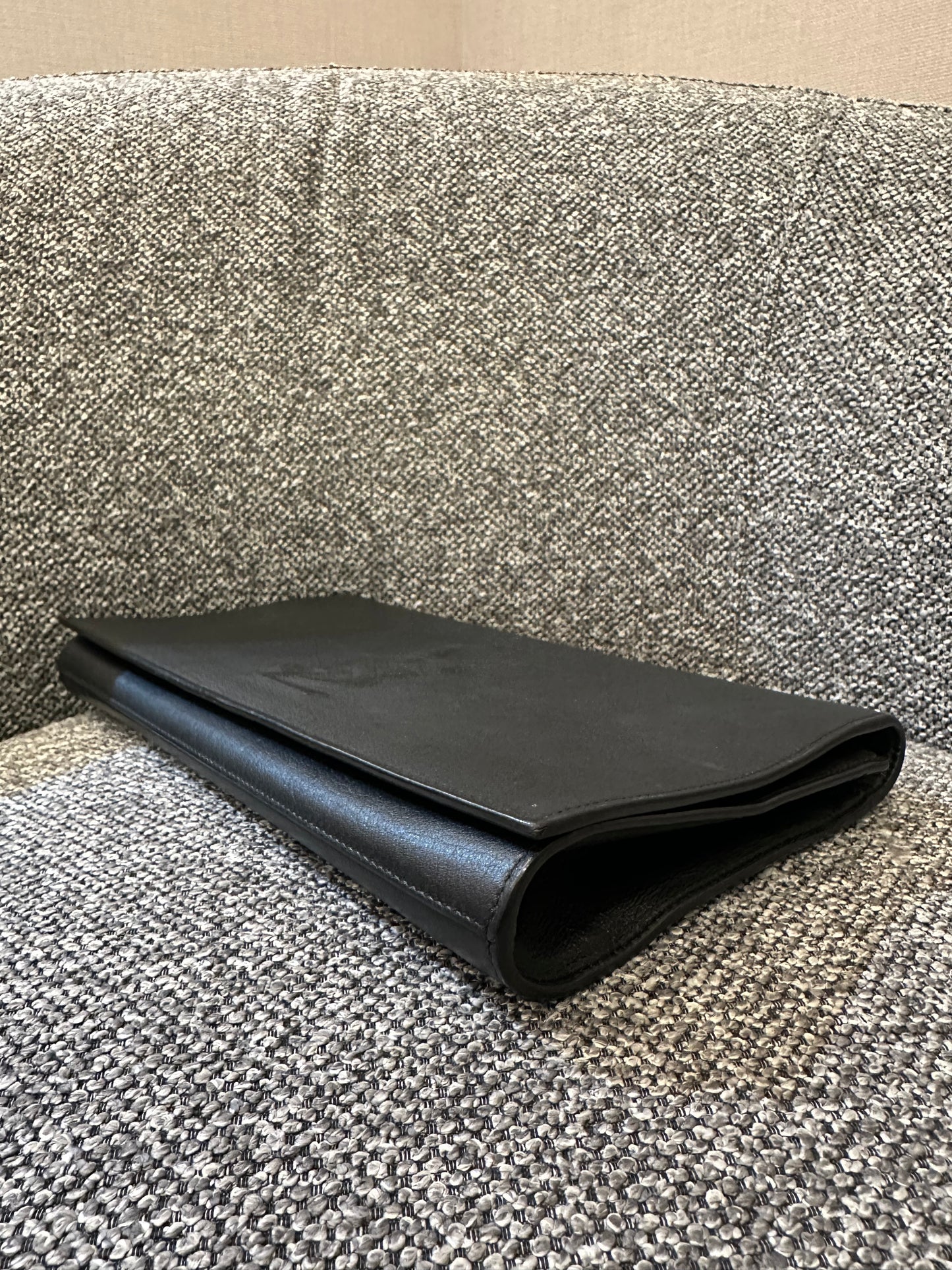 Yves Saint Laurent Belle De Jour Clutch In Black Leather