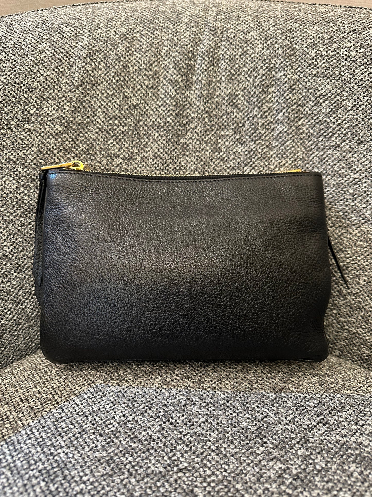Prada Vitello Daino Leather Crossbody Bag In Black