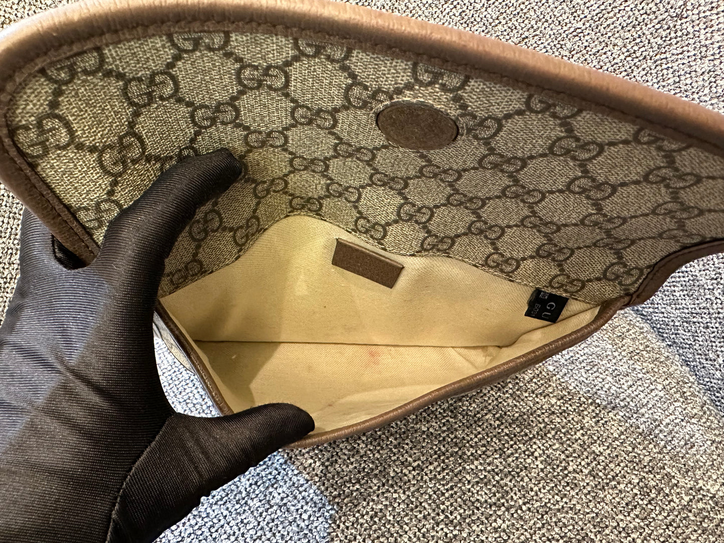 Gucci GG Supreme Monogram Neo Vintage Web Belt Bag