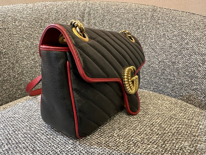 Gucci GG Marmont Flap Matelassé Shoulder Bag in Black and Red Trim