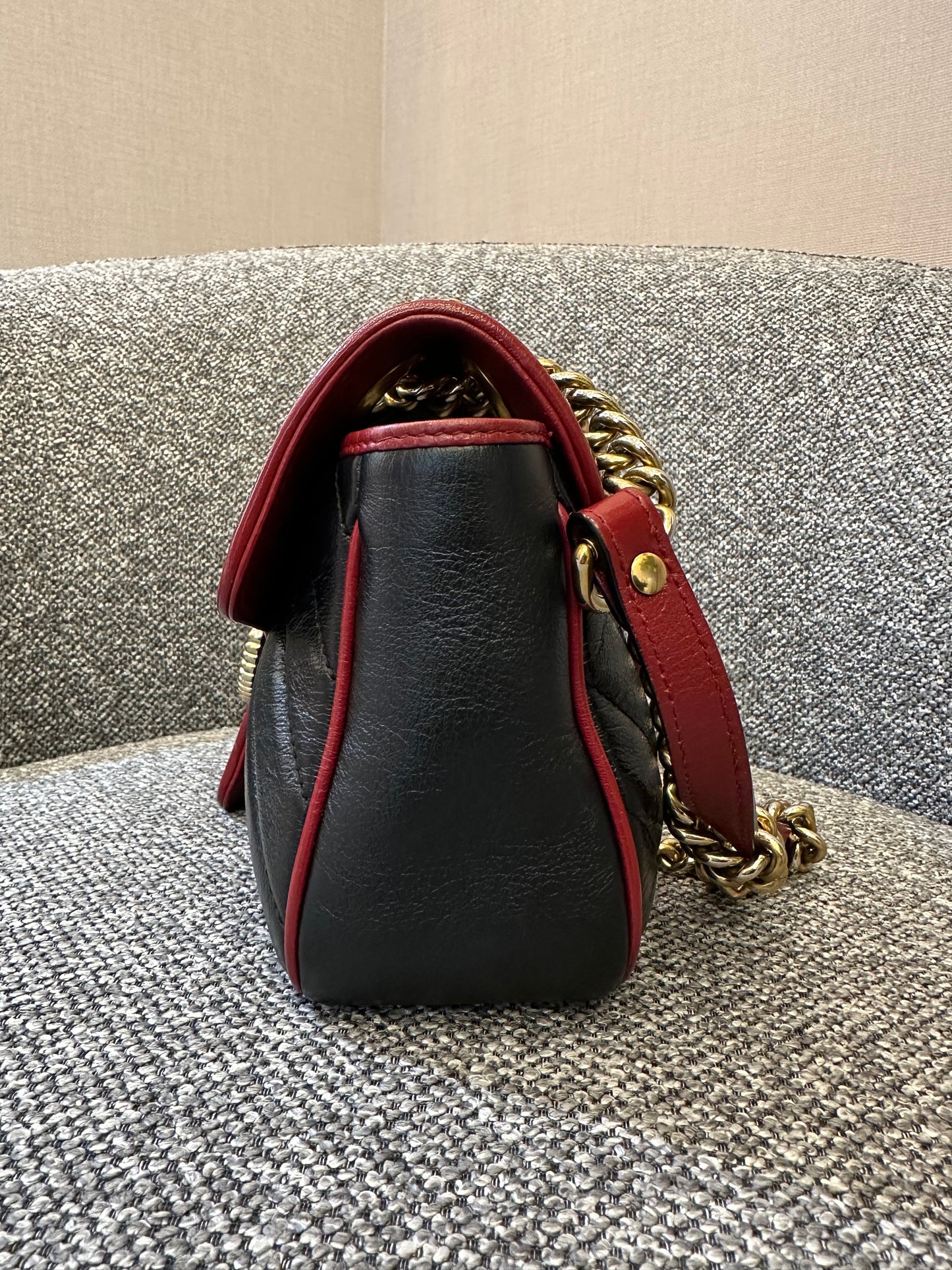 Gucci GG Marmont Flap Matelassé Shoulder Bag in Black and Red Trim