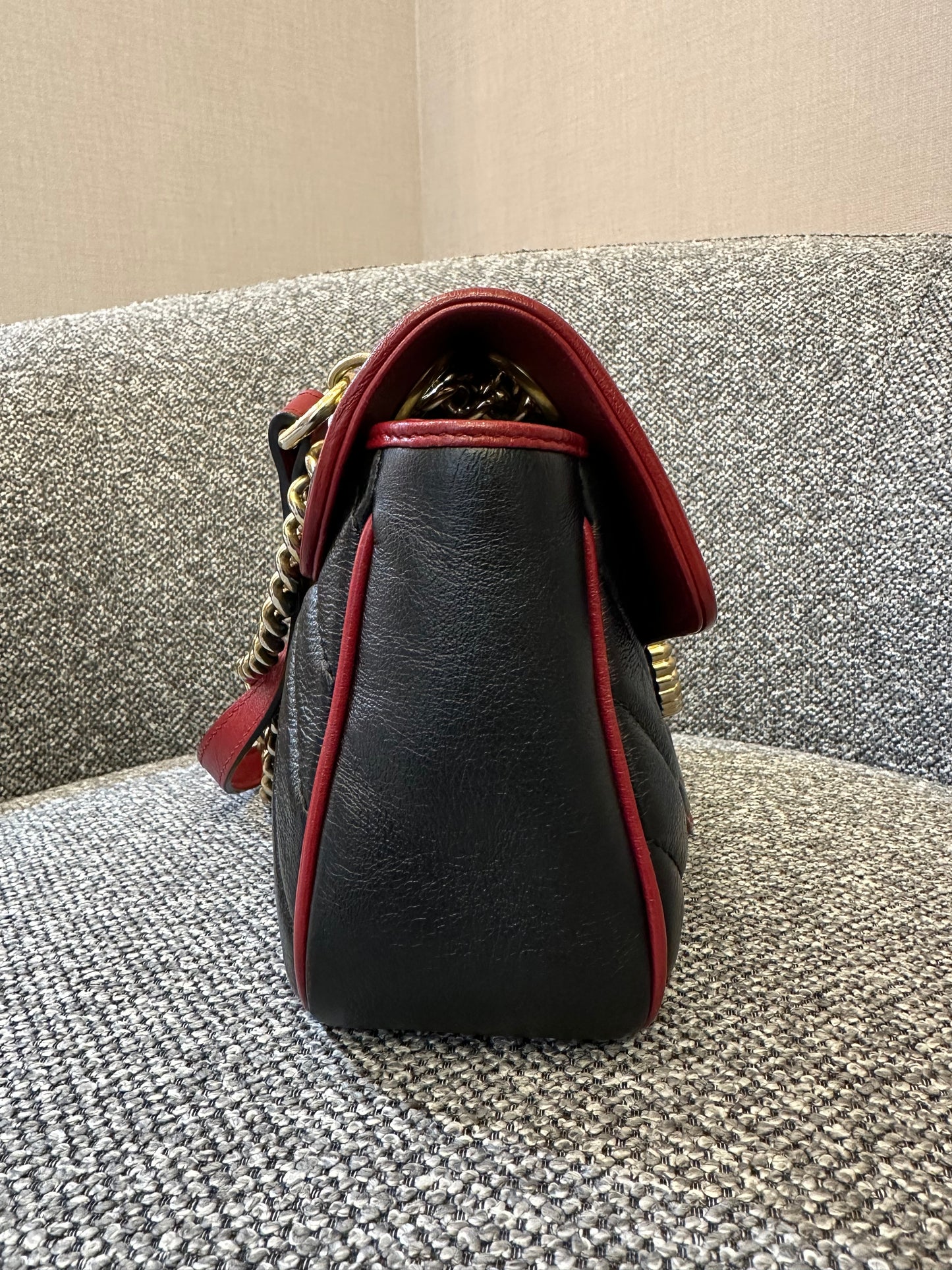 Gucci GG Marmont Flap Matelassé Shoulder Bag in Black and Red Trim