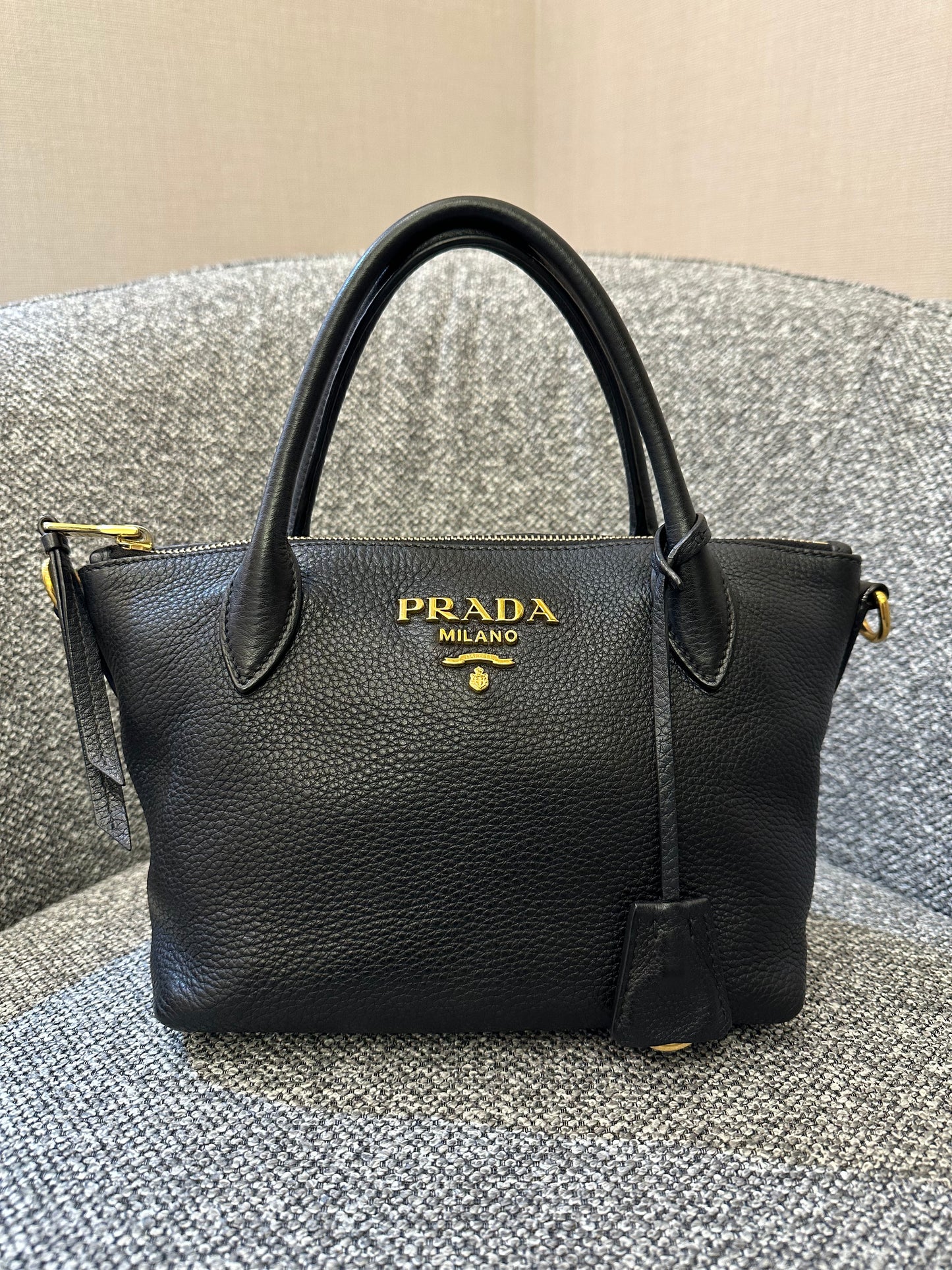 Prada Vitello Daino Zip Tote Bag In Black Leather