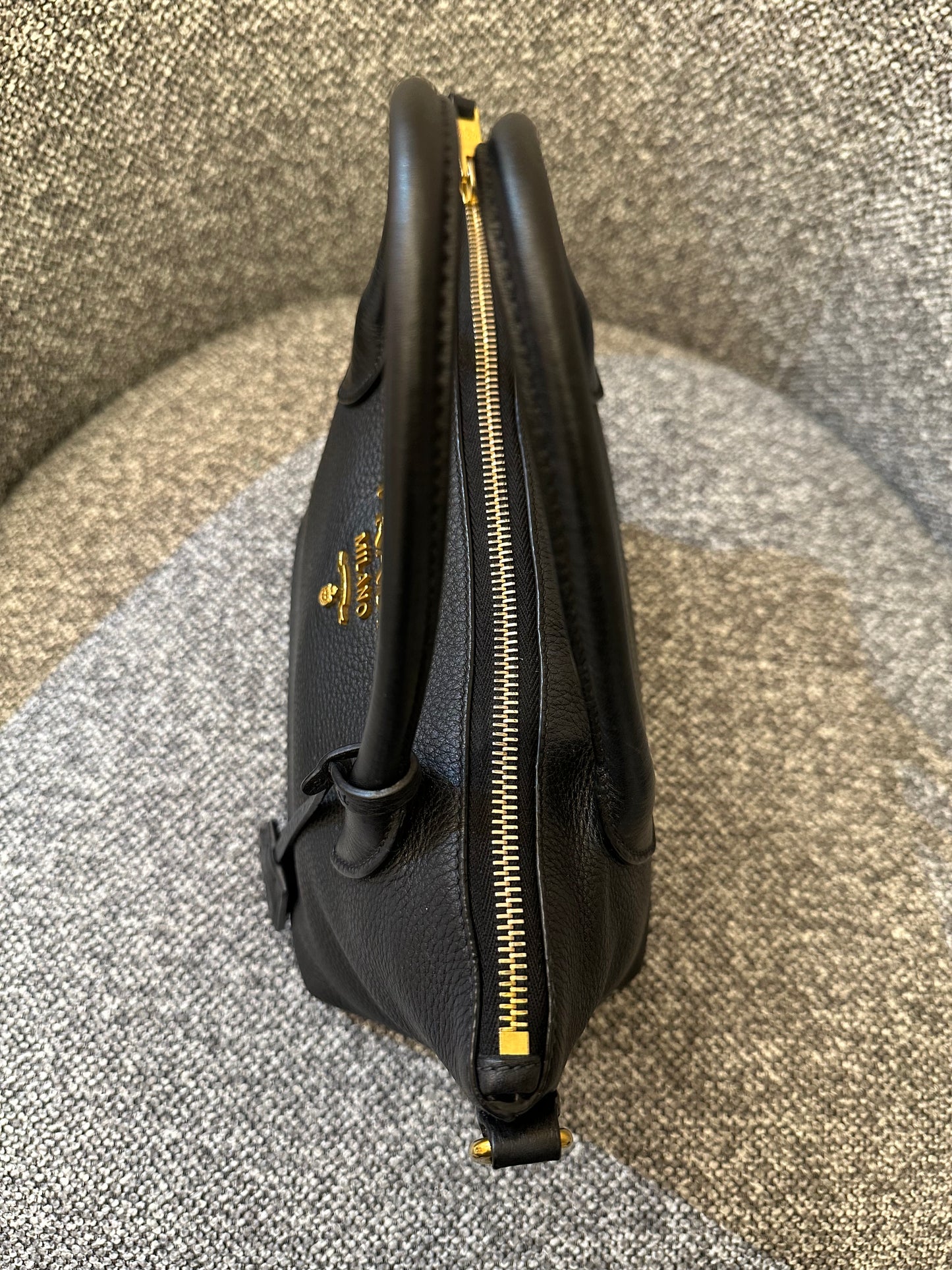Prada Vitello Daino Zip Tote Bag In Black Leather