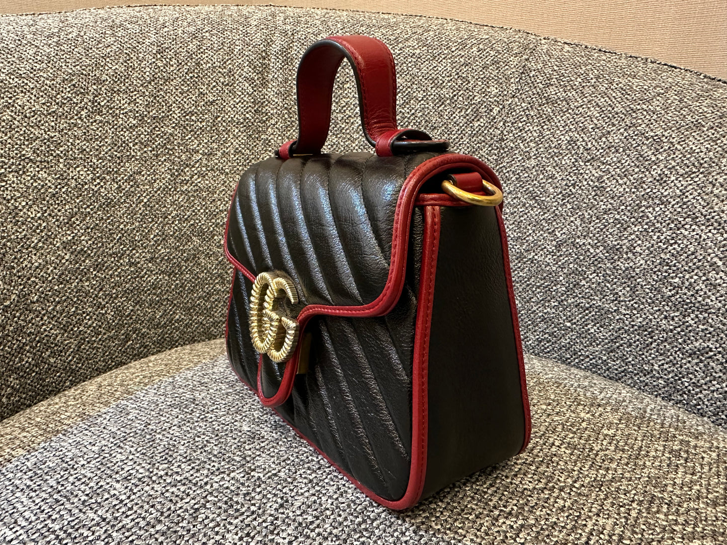 Gucci GG Marmont Flap Handbag In Black Quilted Chevron Leather