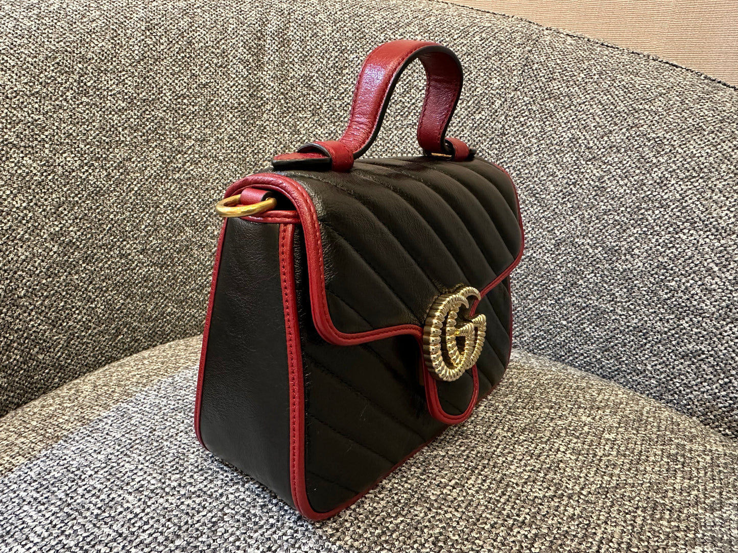 Gucci GG Marmont Flap Handbag In Black Quilted Chevron Leather