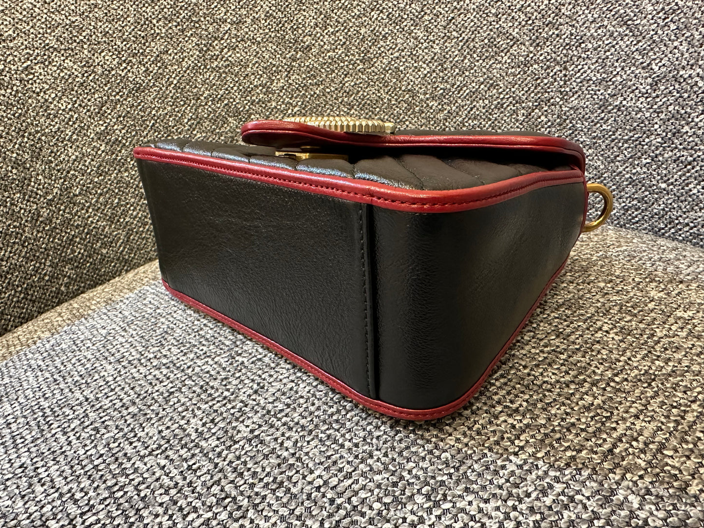 Gucci GG Marmont Flap Handbag In Black Quilted Chevron Leather