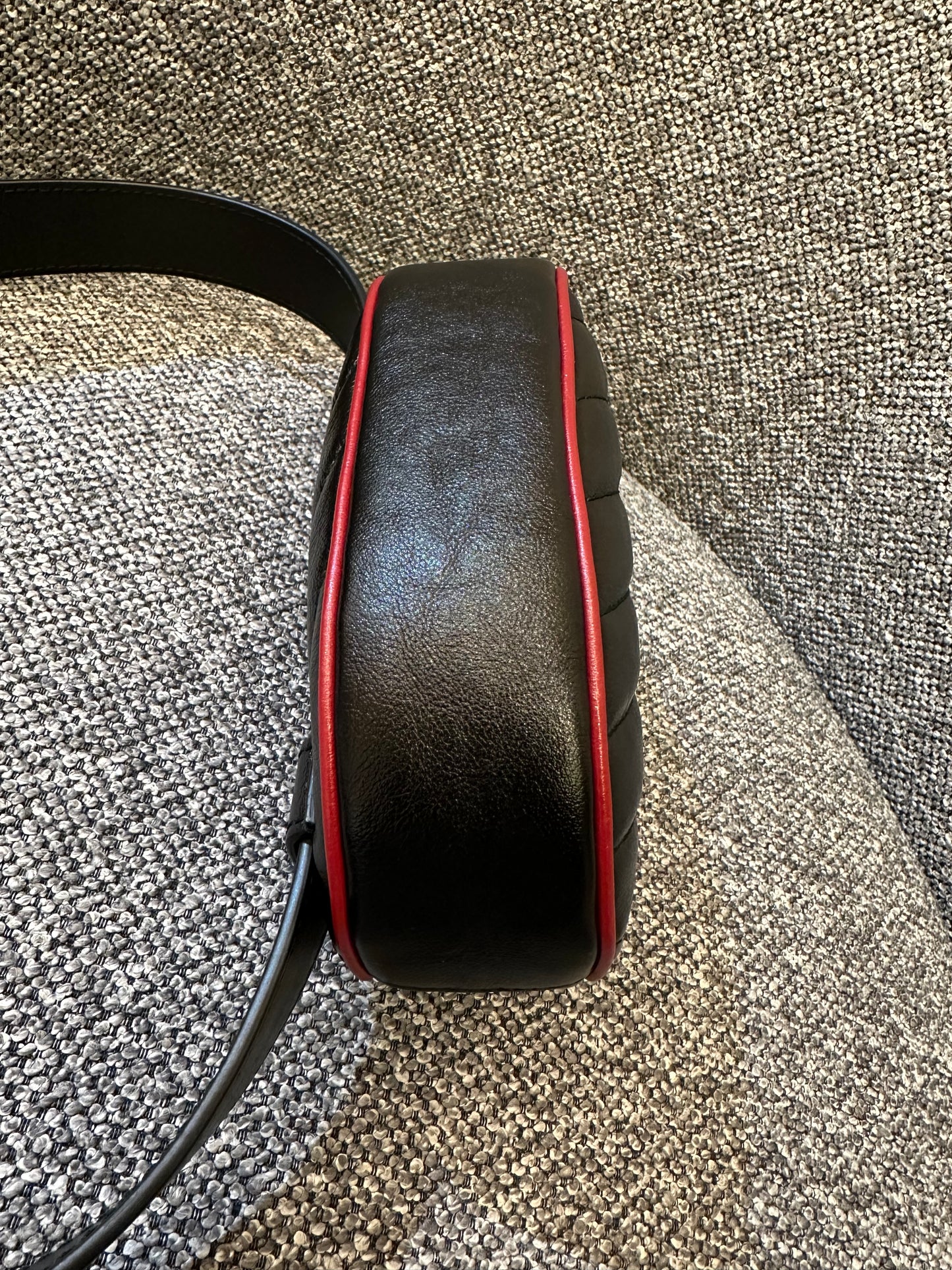 Gucci GG Marmont Matelassé Leather Belt Bag in Black and Red Trim