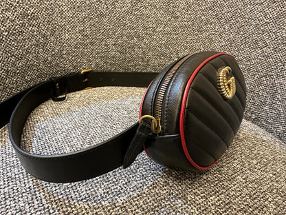 Gucci GG Marmont Matelassé Leather Belt Bag in Black and Red Trim
