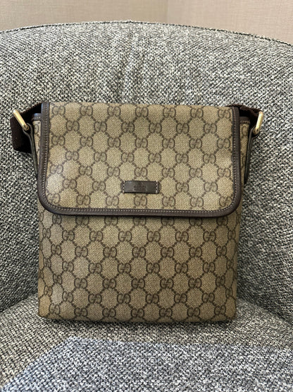 Gucci GG Supreme Canvas Messenger Bag