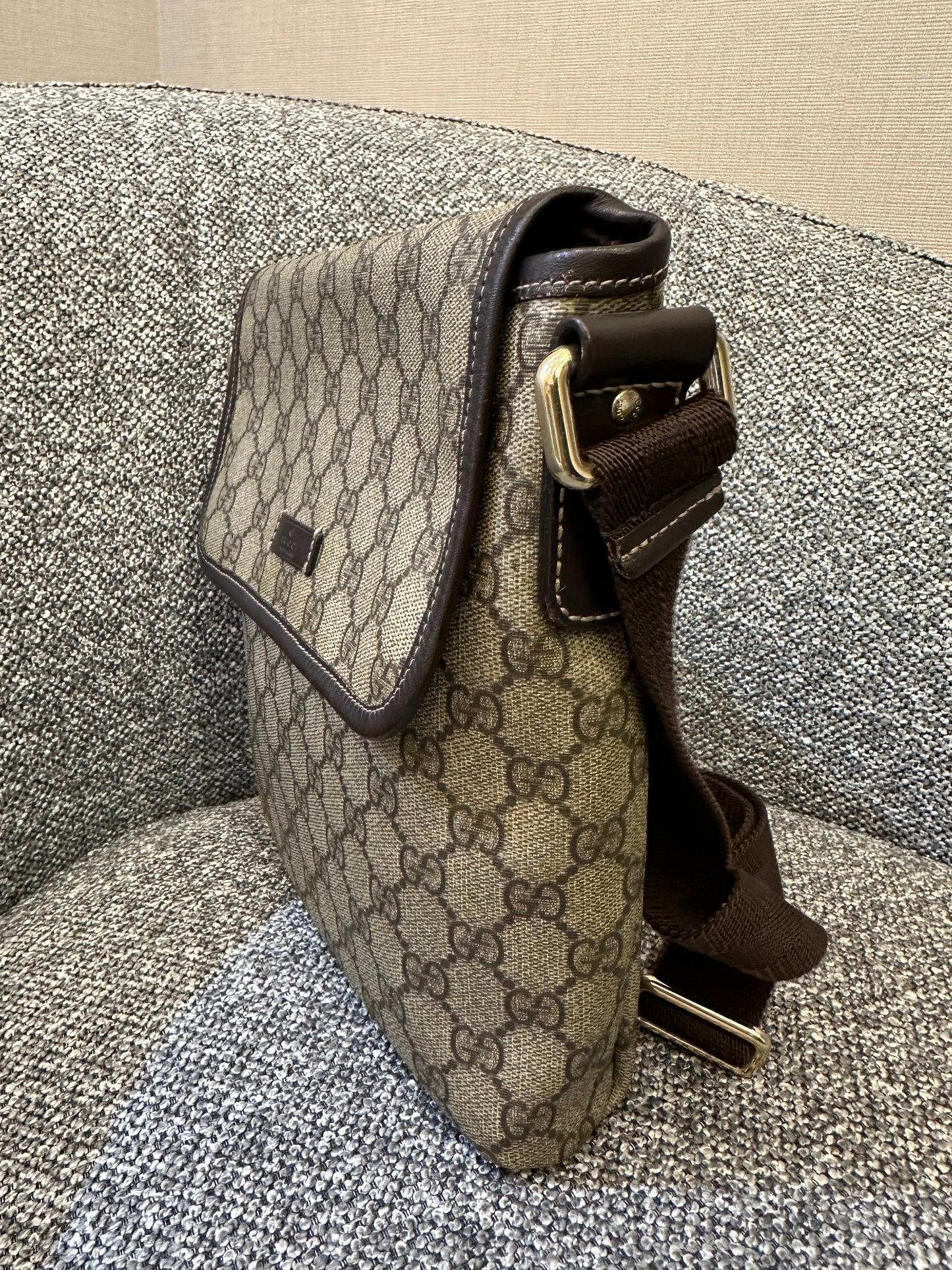 Gucci GG Supreme Canvas Messenger Bag