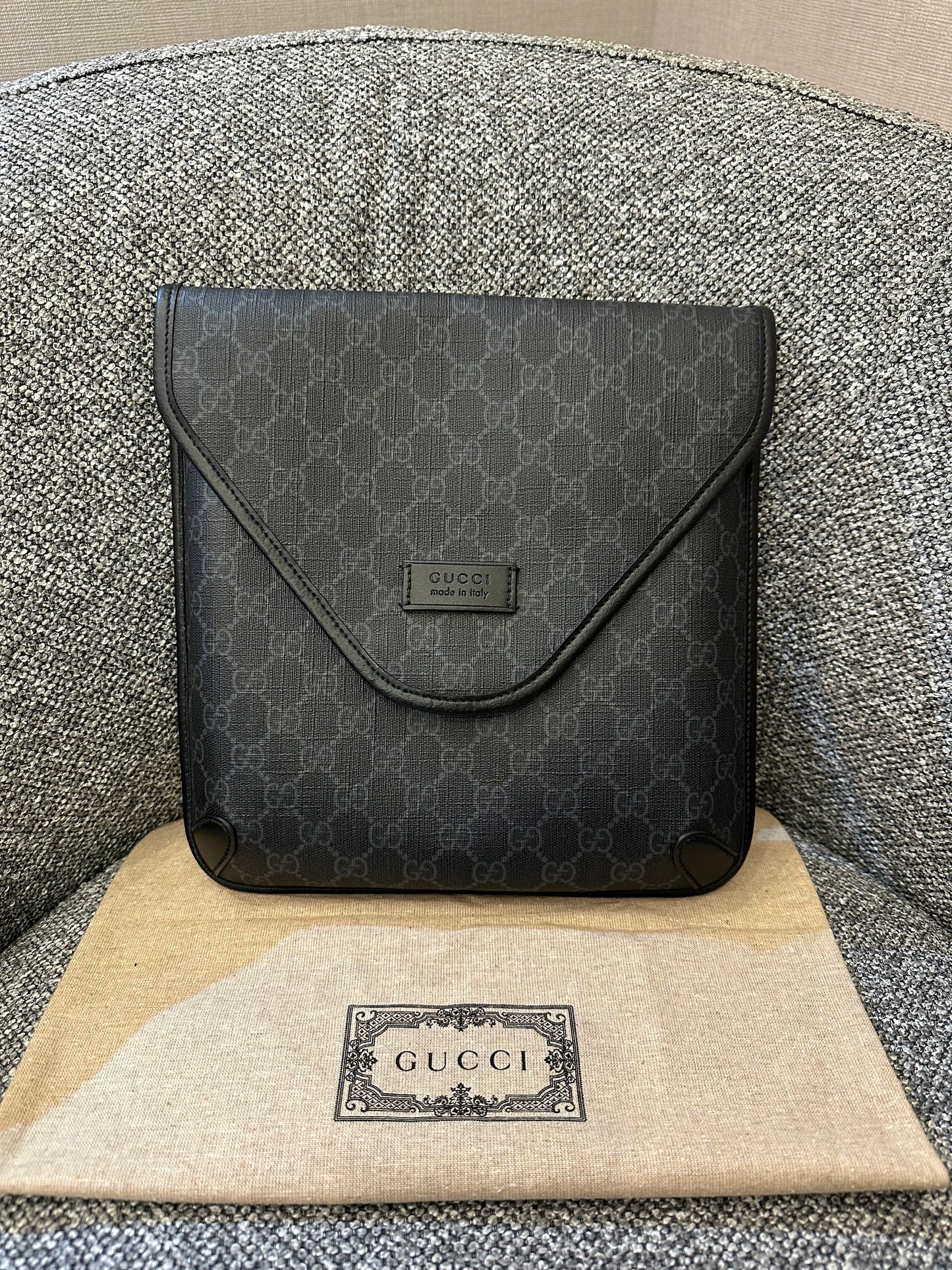 Gucci GG Supreme Envelope Messenger Bag