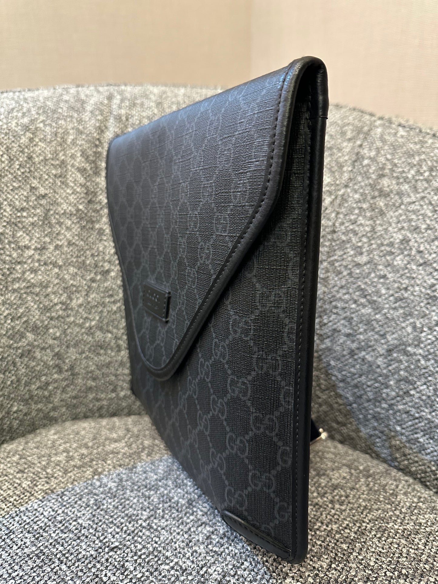 Gucci GG Supreme Envelope Messenger Bag