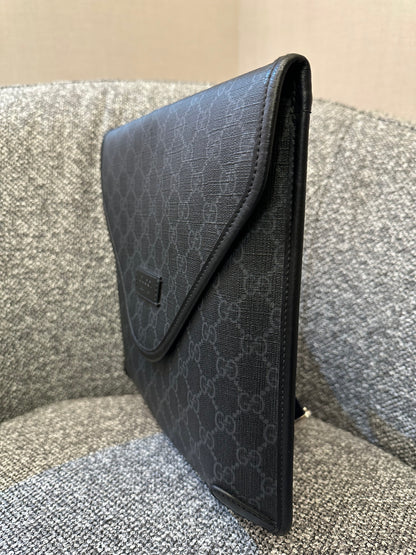 Gucci GG Supreme Envelope Messenger Bag
