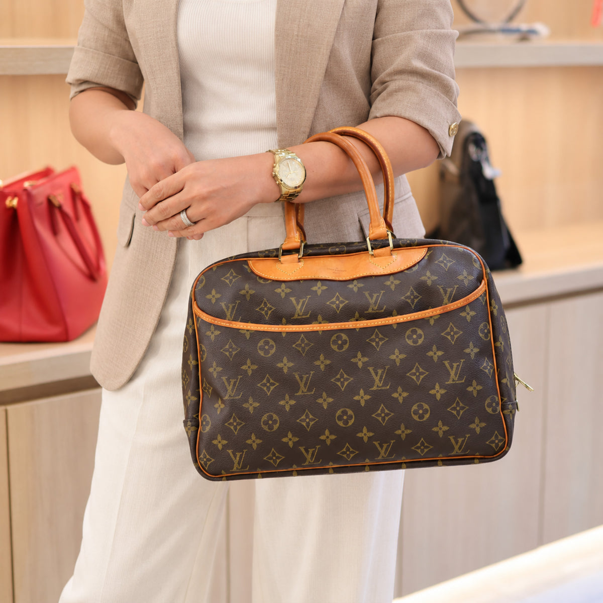 Louis Vuitton Monogram Canvas Deauville Vanity Handbag