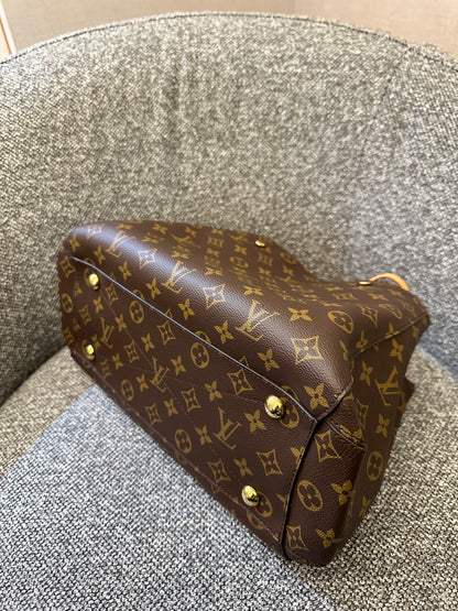 Louis Vuitton Montaigne in Monogram Canvas