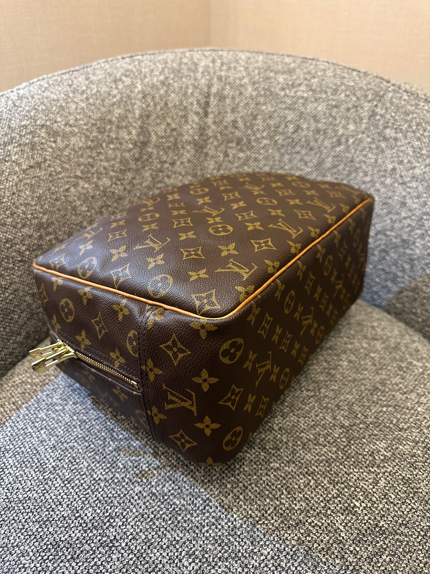 Louis Vuitton Monogram Canvas Deauville Vanity Handbag