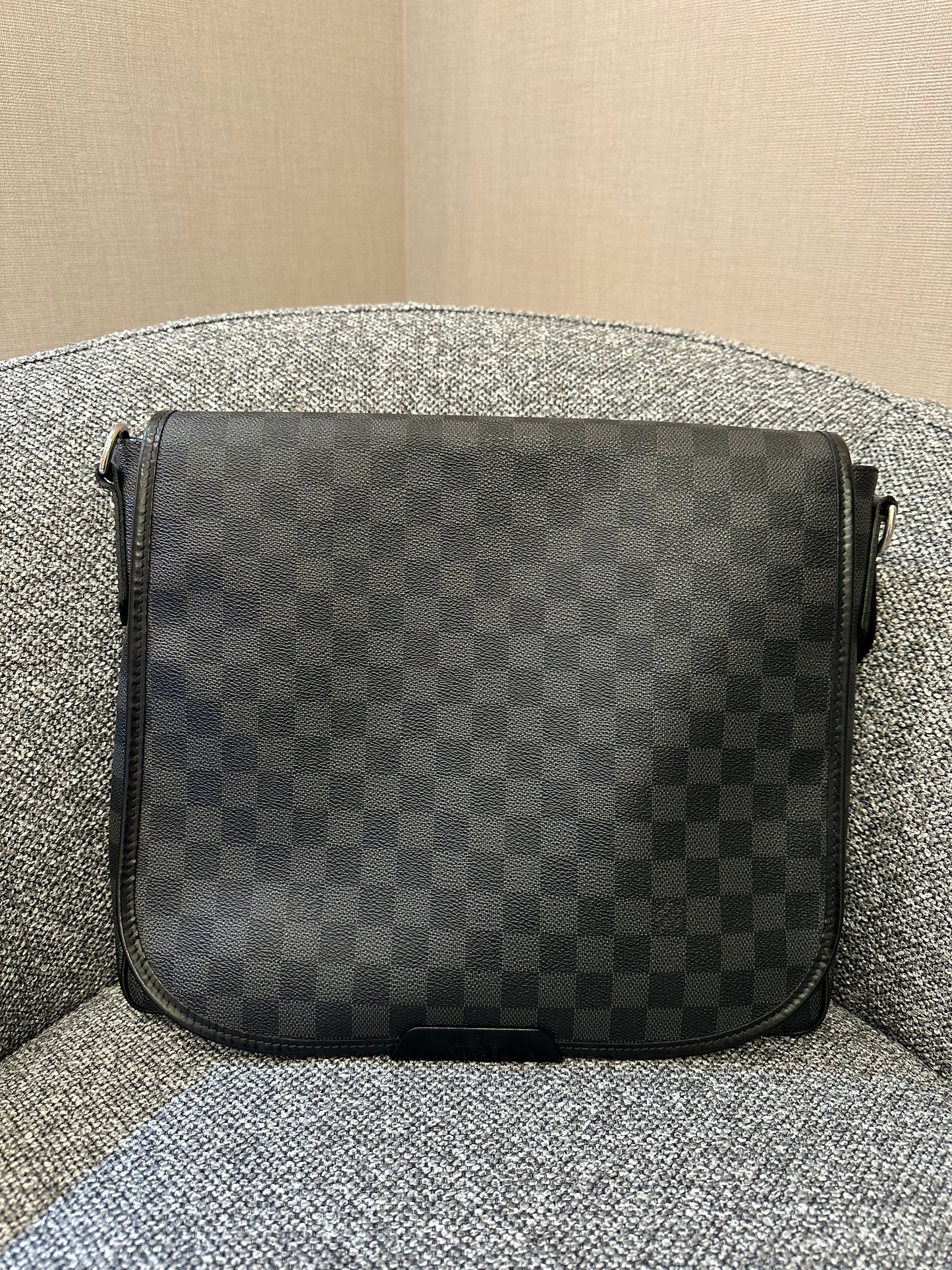 Louis Vuitton Damier Graphite Daniel Messenger Bag