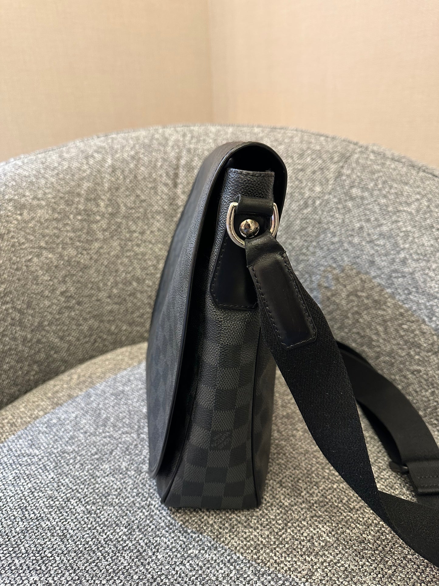 Louis Vuitton Damier Graphite Daniel Messenger Bag