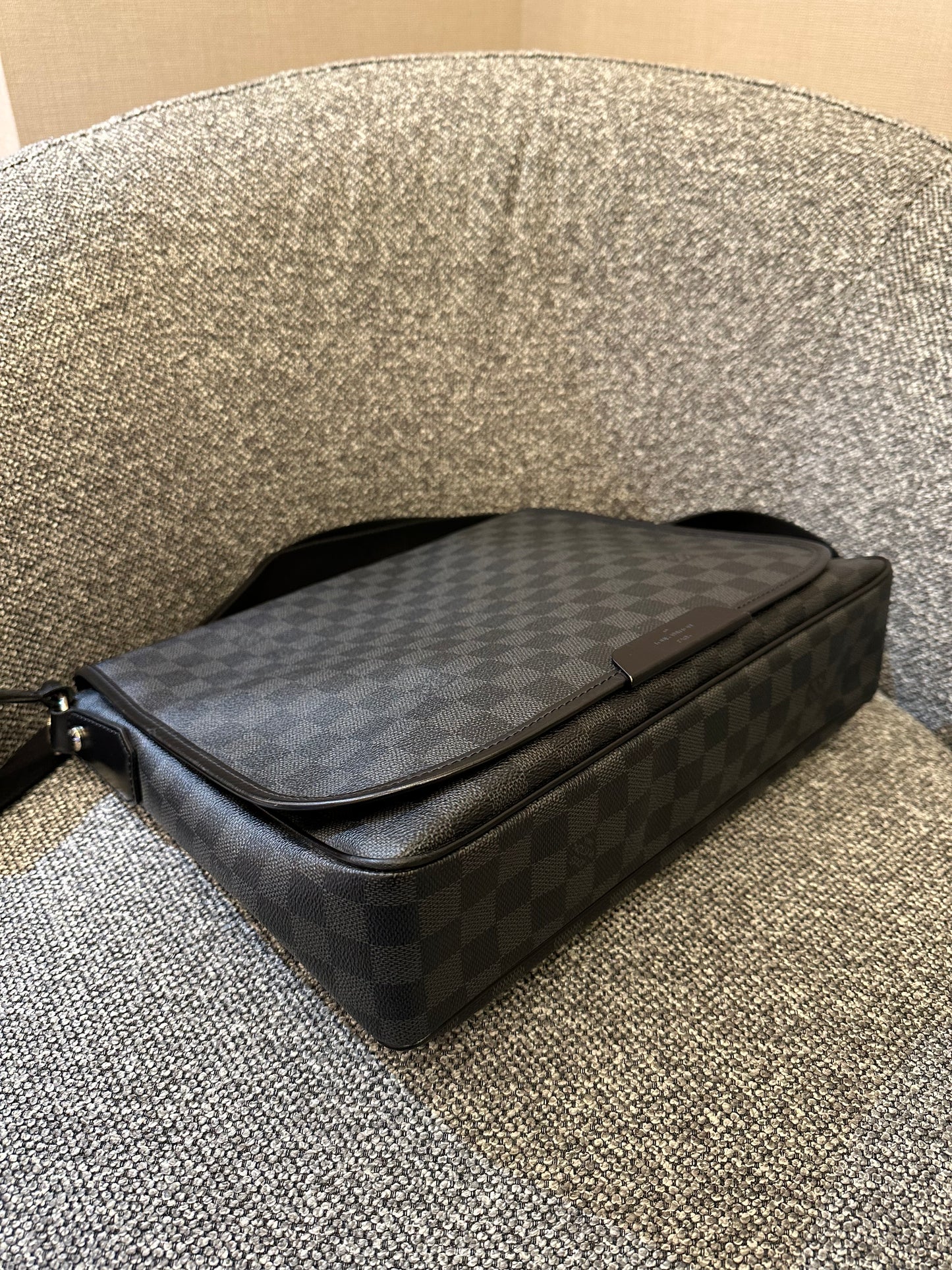 Louis Vuitton Damier Graphite Daniel Messenger Bag