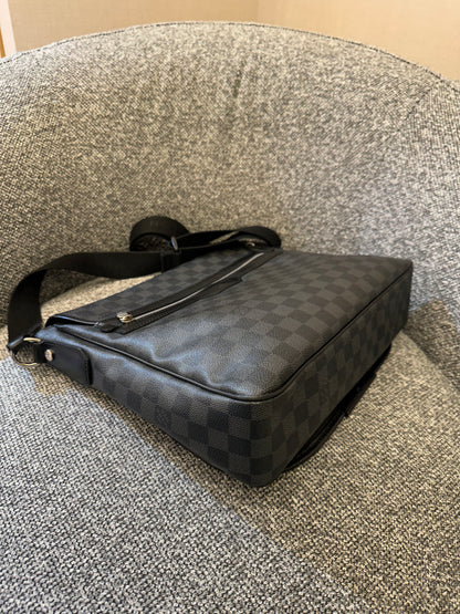 Louis Vuitton Damier Graphite Daniel Messenger Bag