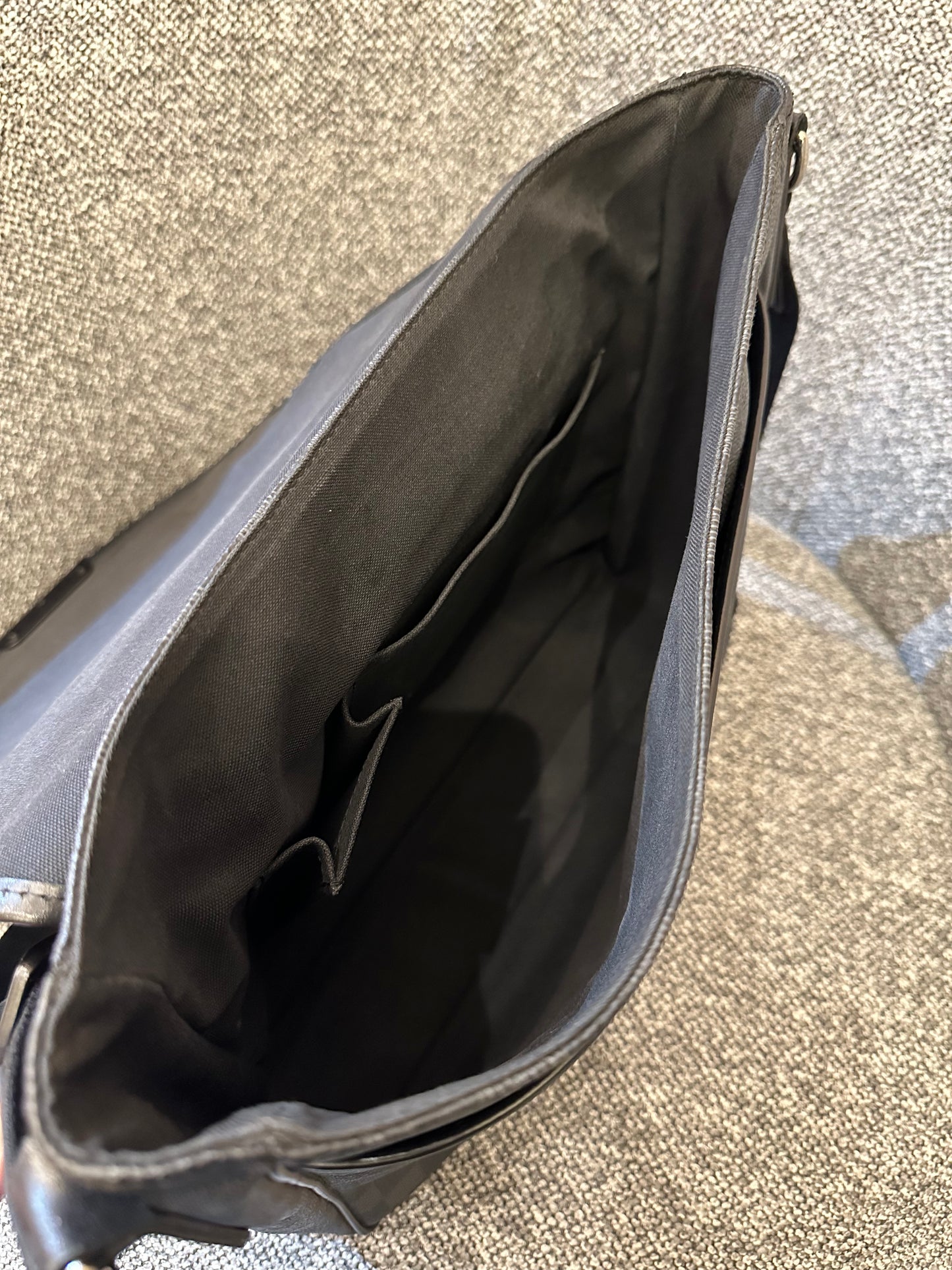 Louis Vuitton Damier Graphite Daniel Messenger Bag
