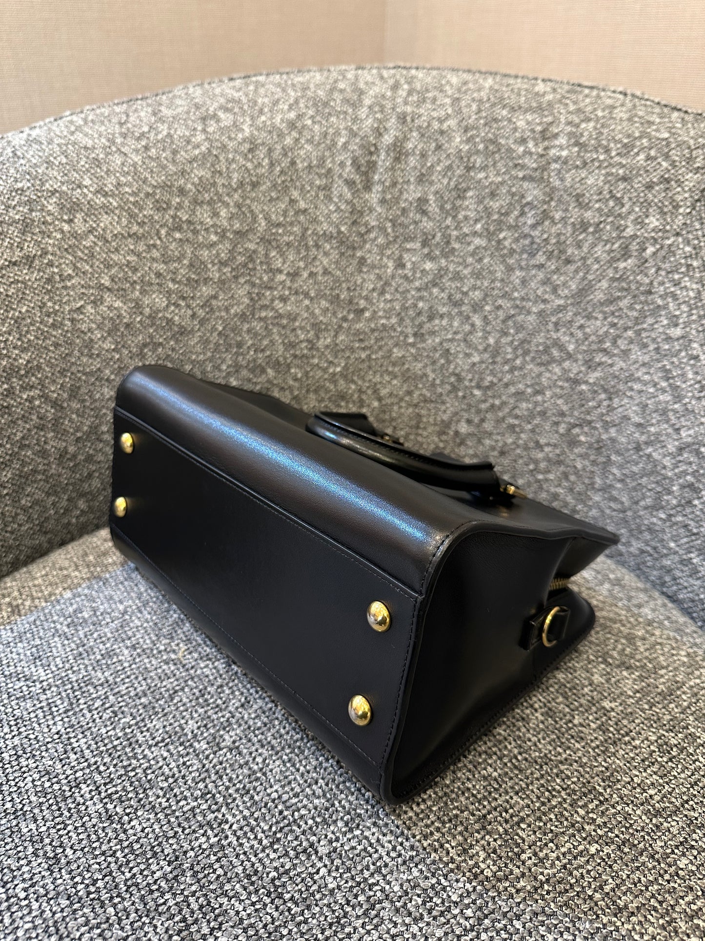 Yves Saint Laurent Baby Cabas in Black Leather