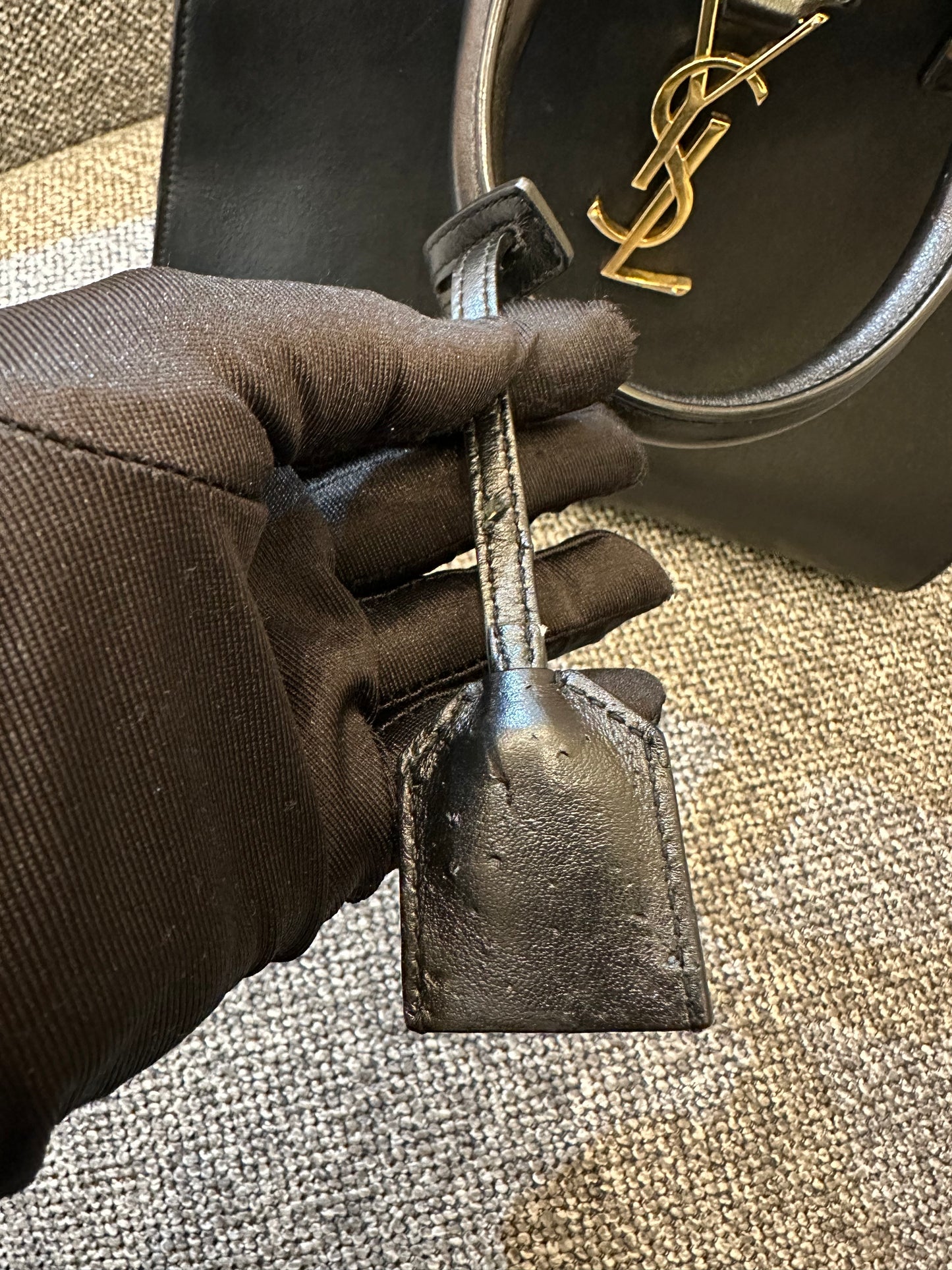 Yves Saint Laurent Baby Cabas in Black Leather