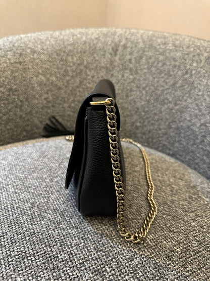 Gucci Soho Flap Crossbody Bag in Black Pebbled Leather