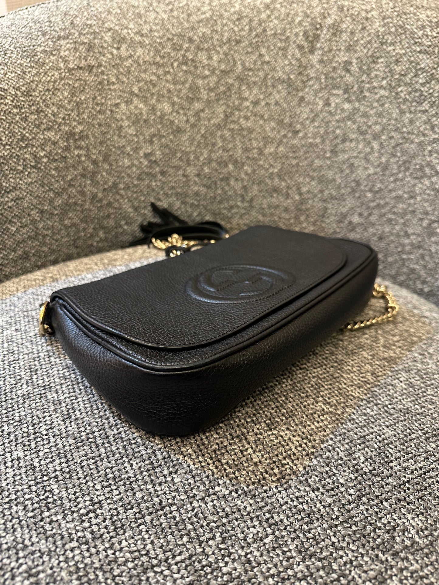 Gucci Soho Flap Crossbody Bag in Black Pebbled Leather