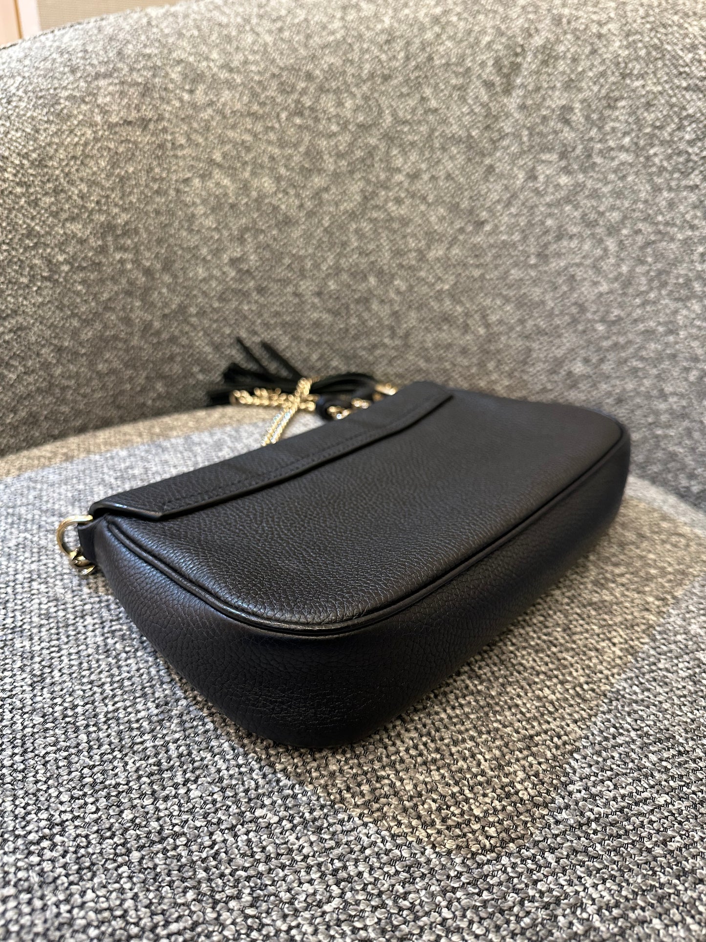 Gucci Soho Flap Crossbody Bag in Black Pebbled Leather