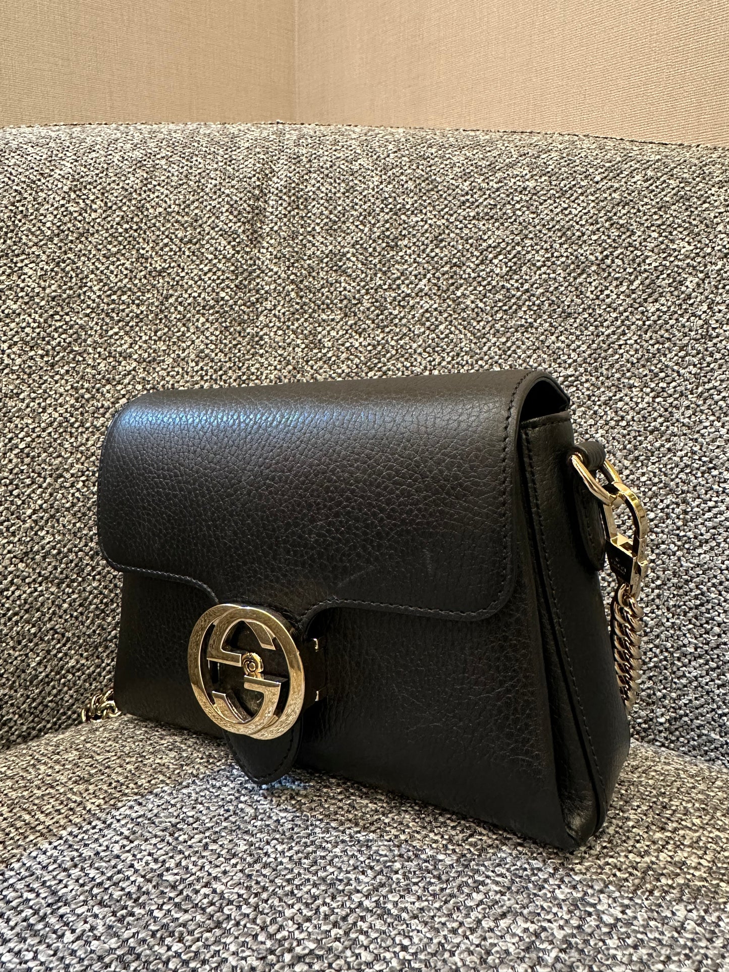 Gucci Interlocking G Shoulder Bag in Black Leather