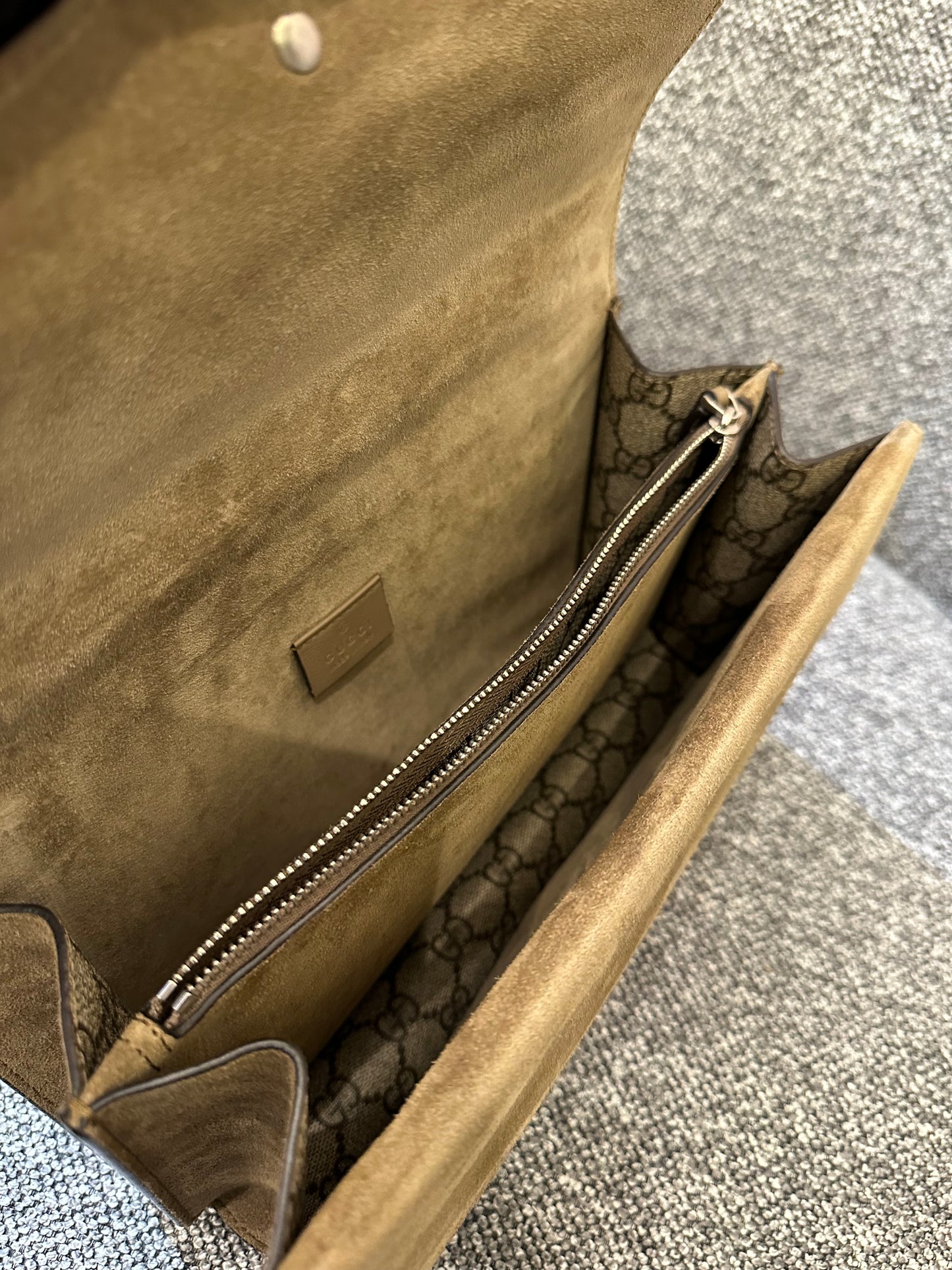 Gucci Dionysus GG Supreme Medium Shoulder Bag in Beige Canvas