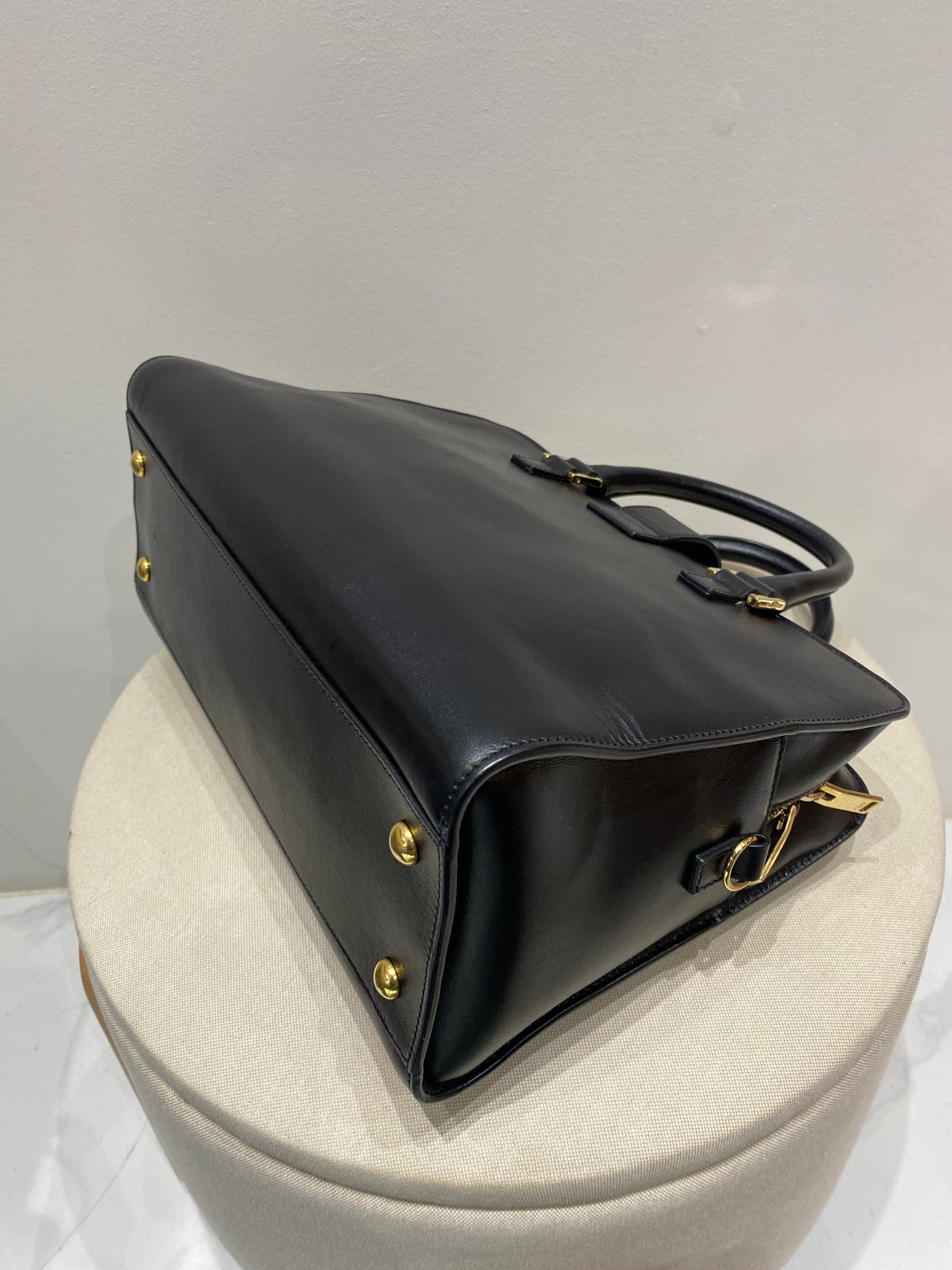 Yves Saint Laurent Baby Cabas in Black Leather