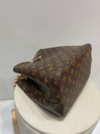 Louis Vuitton NeoNoe Bucket Bag in Monogram Canvas with Pink Coquelicots Leather Trim