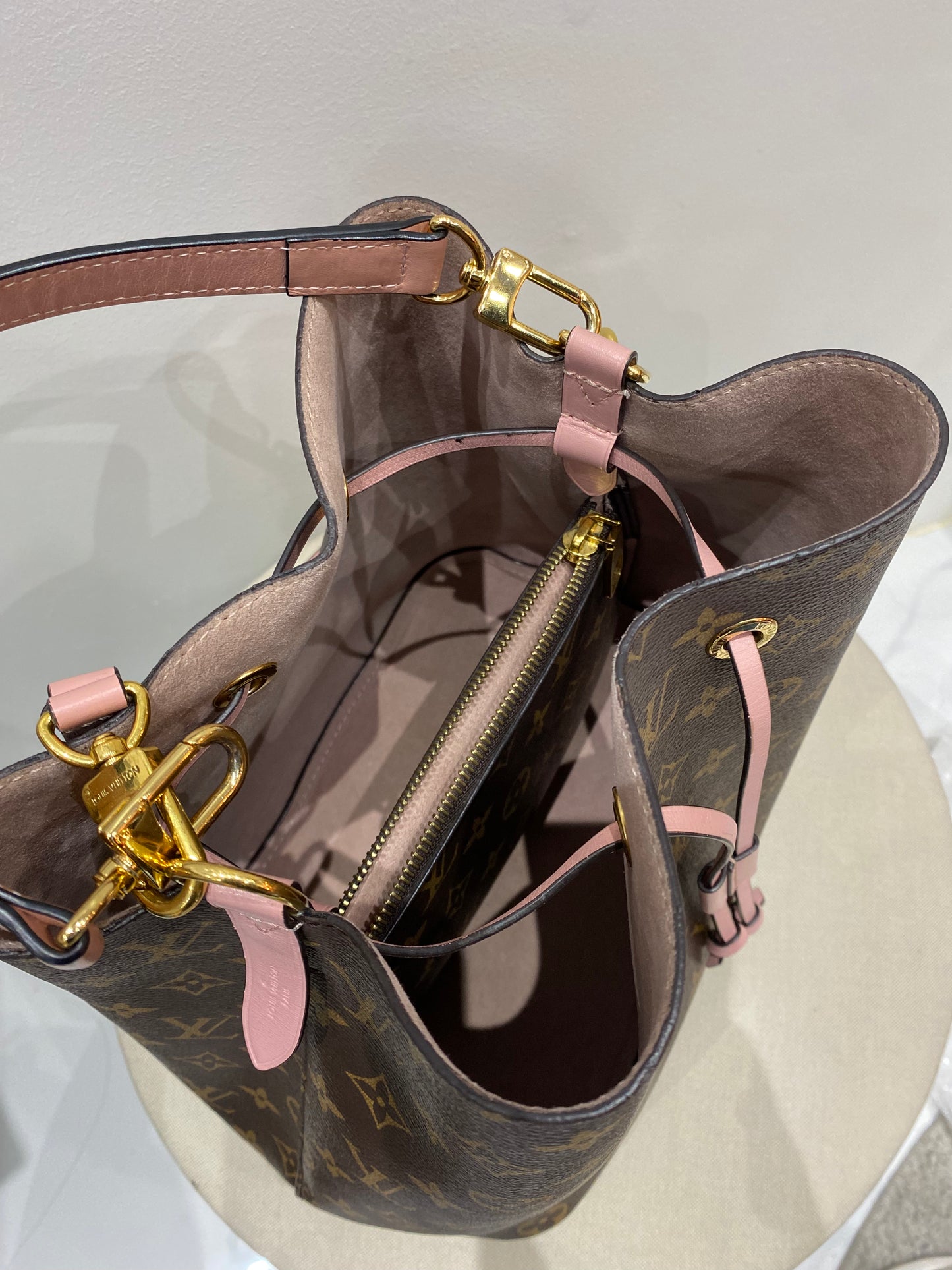 Louis Vuitton NeoNoe Bucket Bag in Monogram Canvas with Pink Coquelicots Leather Trim