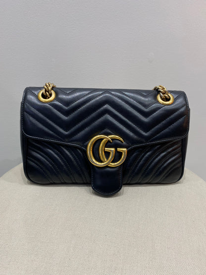 Gucci GG Marmont Flap Small Matelassé Shoulder Bag in Black