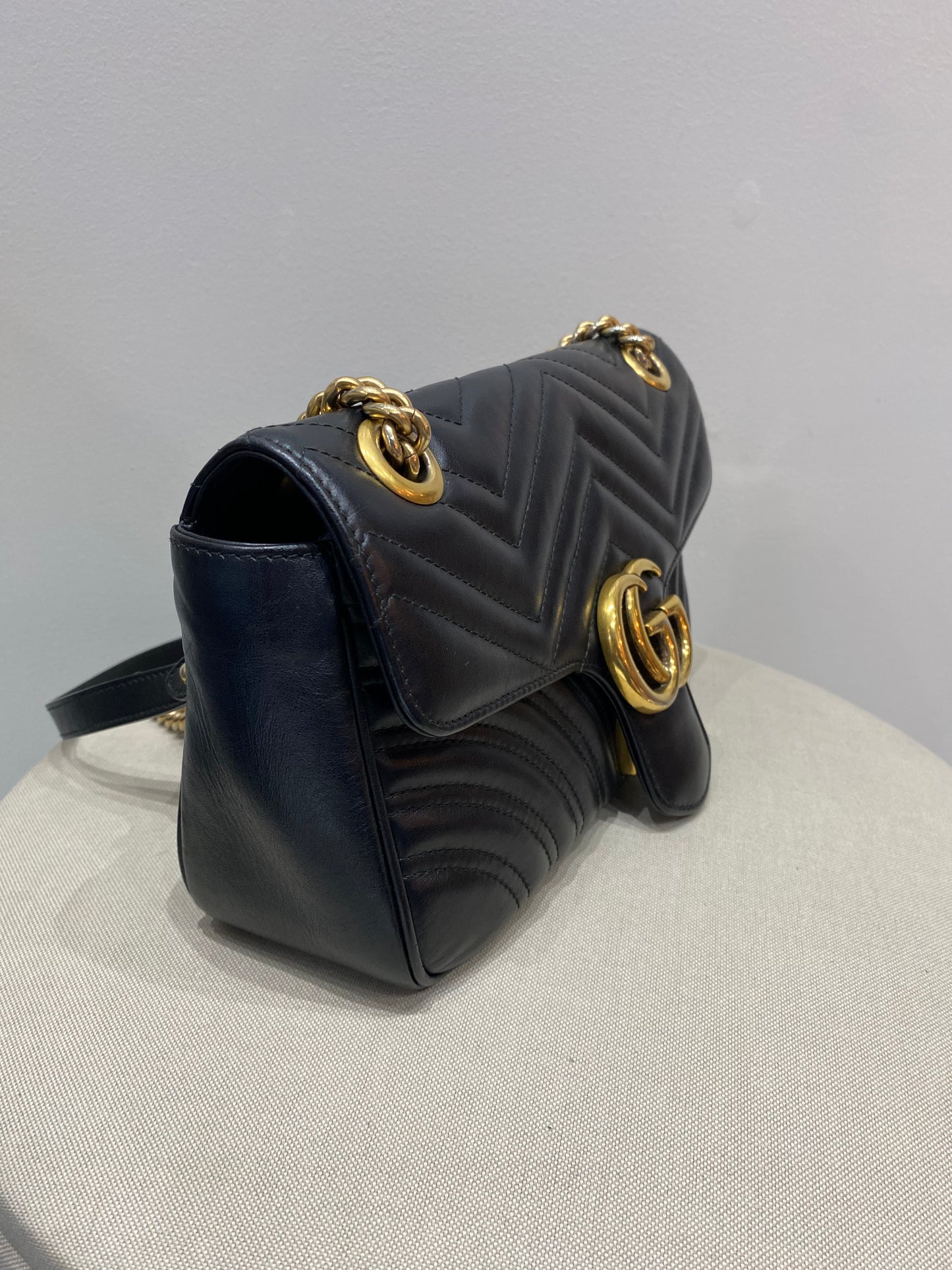 Gucci GG Marmont Flap Small Matelassé Shoulder Bag in Black